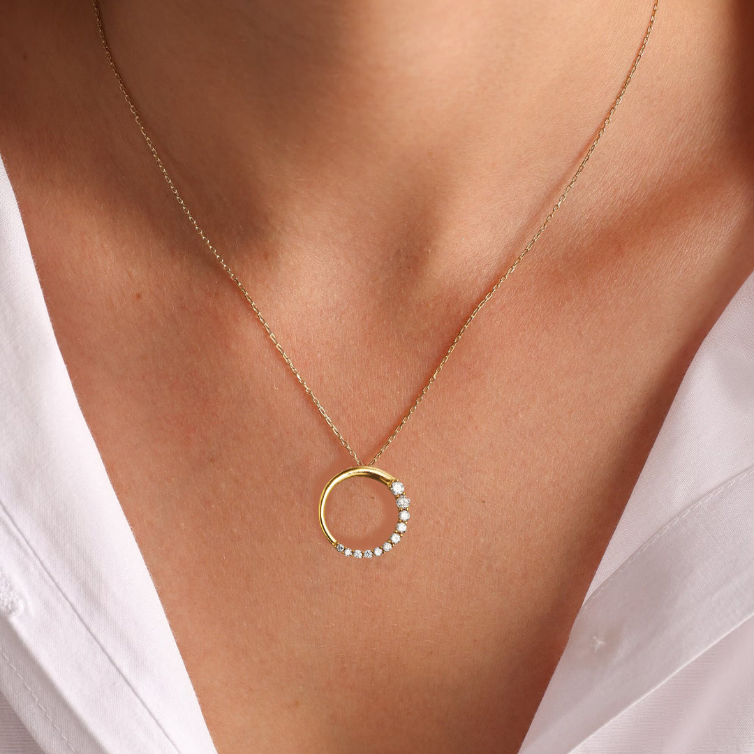 Elegant 14K Gold Circle Journey Necklace