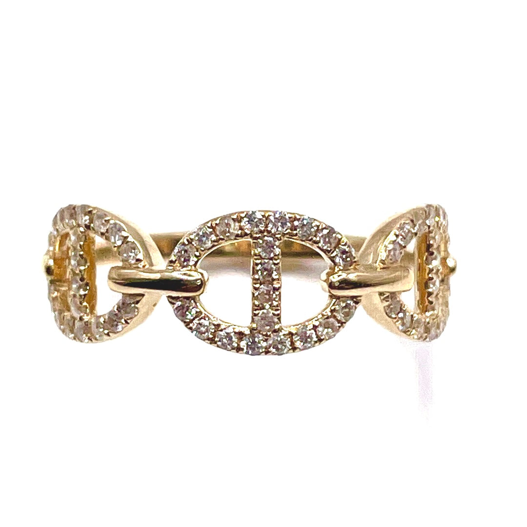 Luxurious Diamond Ring in 14k Yellow Gold